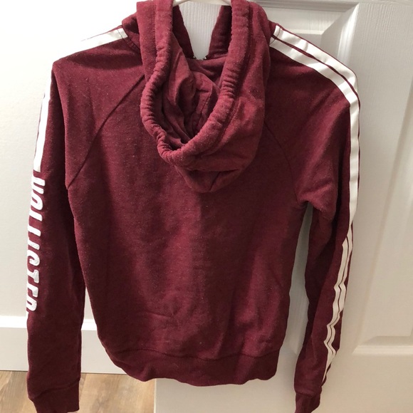 Maroon Hollister zip-up - Picture 3 of 3